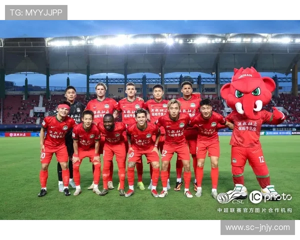 五个兄弟携手共创足球传奇梦想展现足球明星风采与团队精神